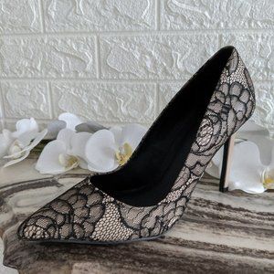 NEW Le Chateau BNWT leather lace nude Heels pointy toe Sandal